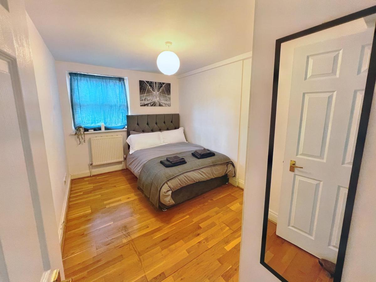 Lovely 2-Bedroom Serviced Apartment Greater 런던 외부 사진