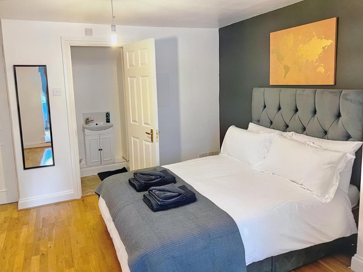 Lovely 2-Bedroom Serviced Apartment Greater 런던 외부 사진